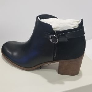 Cute black & suede ankle boots SIZE 11